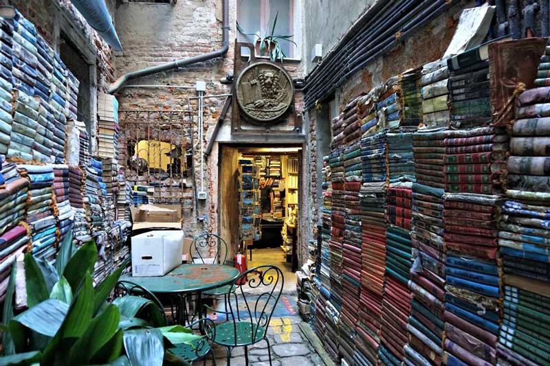 Книжный магазин Аква Альта
