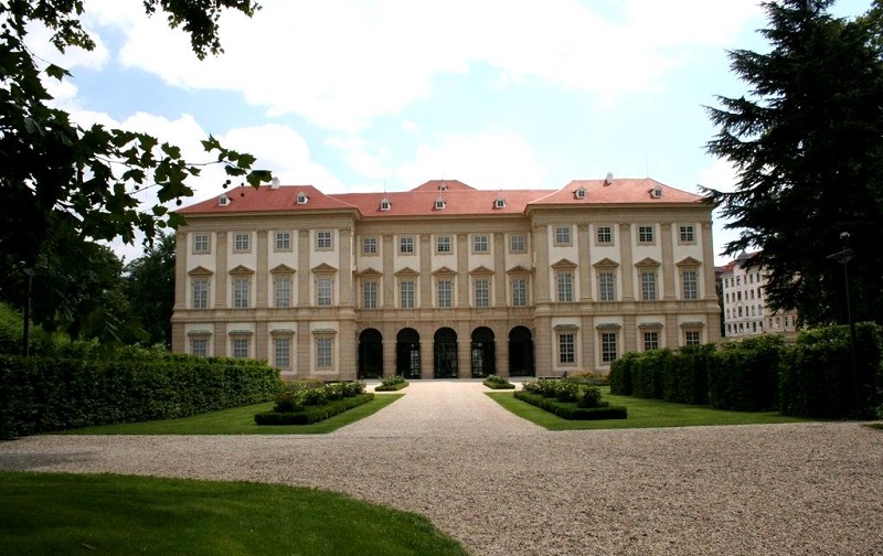 дворец лихтенштейнов