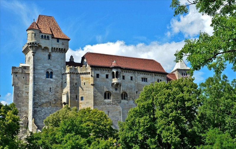 замок лихтенштейн вена