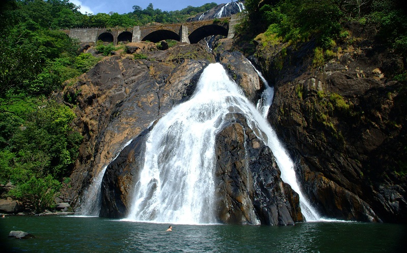 водопад дудхсагар