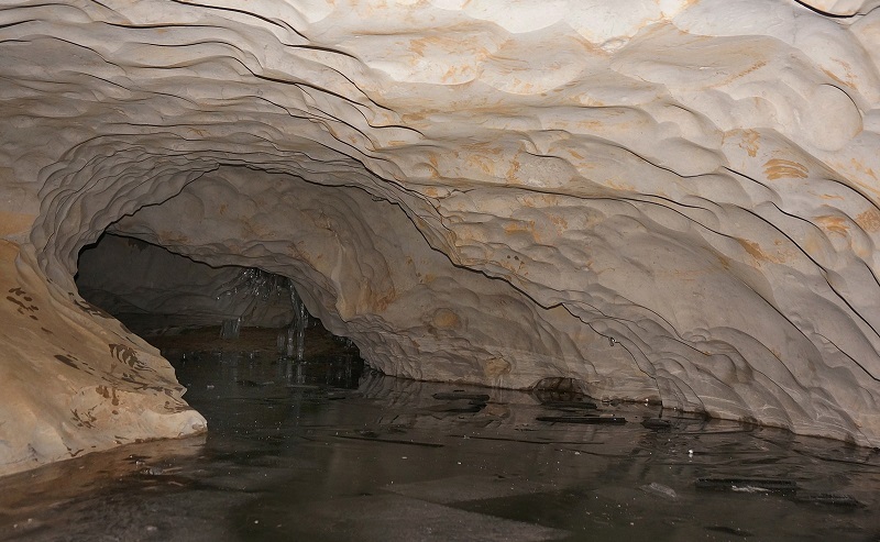 шемахинская пещера