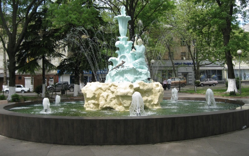 фонтан каменный цветок