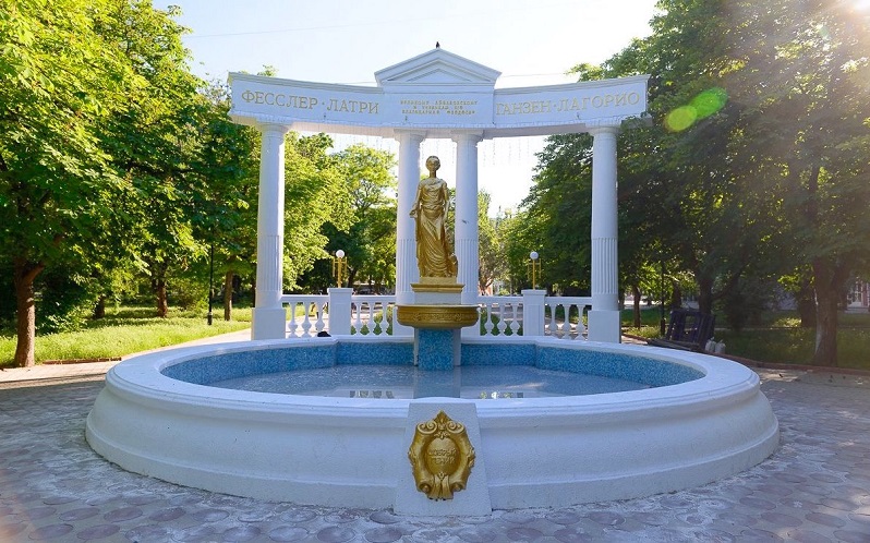 фонтан памятник доброму гению