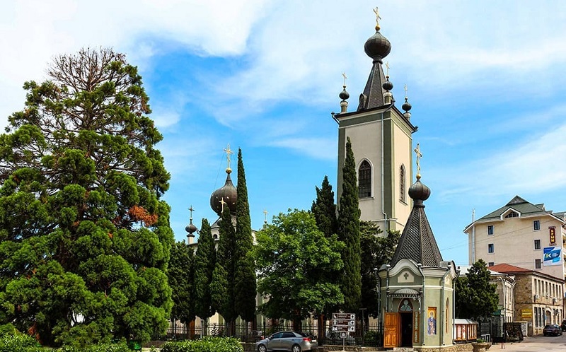 храм во имя всех крымских святых алушта
