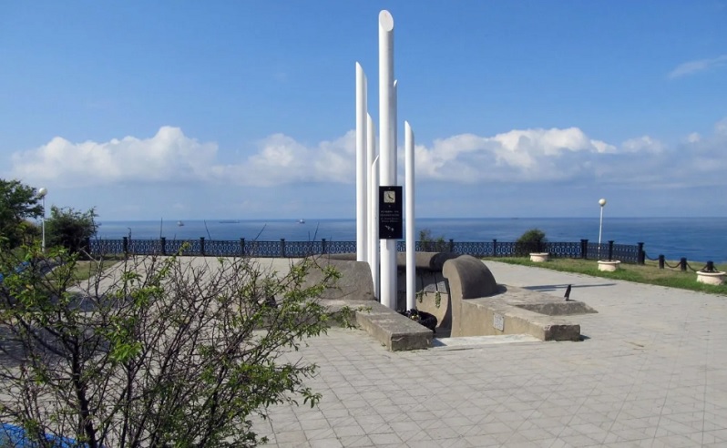 памятник жертвам кораблекрушения адмирала нахимова