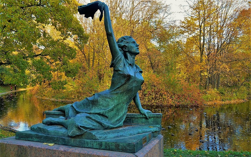 памятник раймонде дьен в зеленогорске