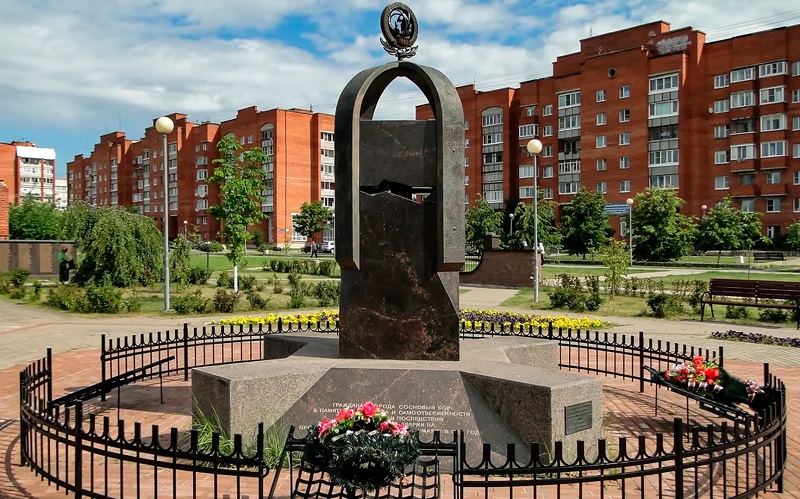 памятник ликвидаторам чернобыльской аварии