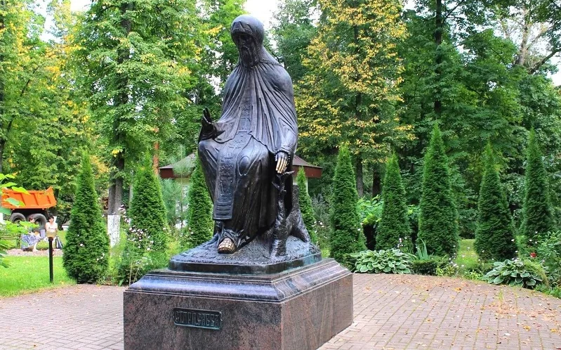 памятник савве сторожевскому в звенигороде