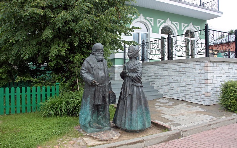 скульптуры на ул. кропоткинской дмитров