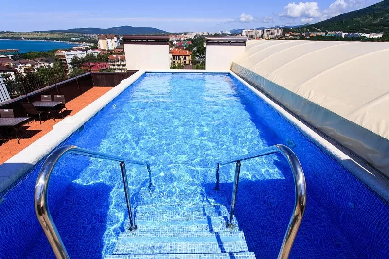 Лучшие отели Геленджика с бассейном с подогревом: Топ-10
