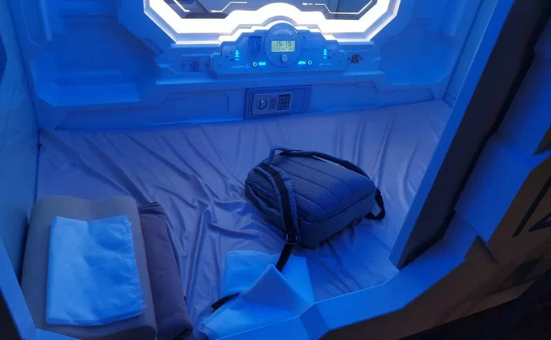 relax point capsule hotel